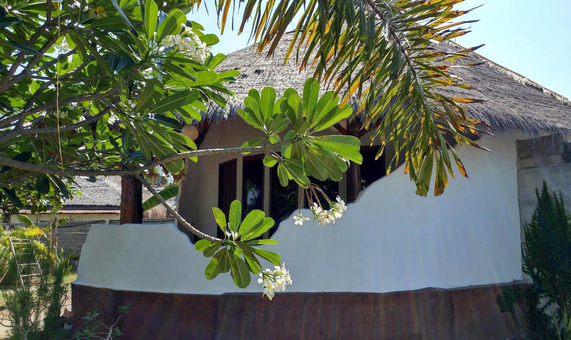 Adeng-Adeng Bungalows Гілі-Мено Екстер'єр фото